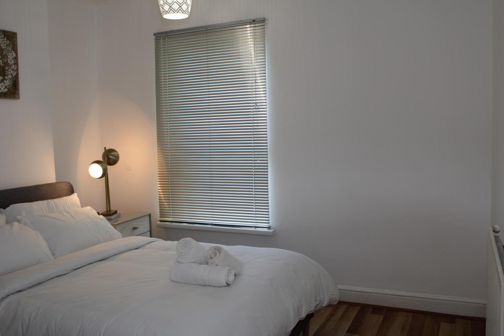 F2S Serviced Apartments 2Bedroom Terrace House With Free Wifi Netflix Suitable For Contractors Walking Distance To Train Station Derby Extérieur photo
