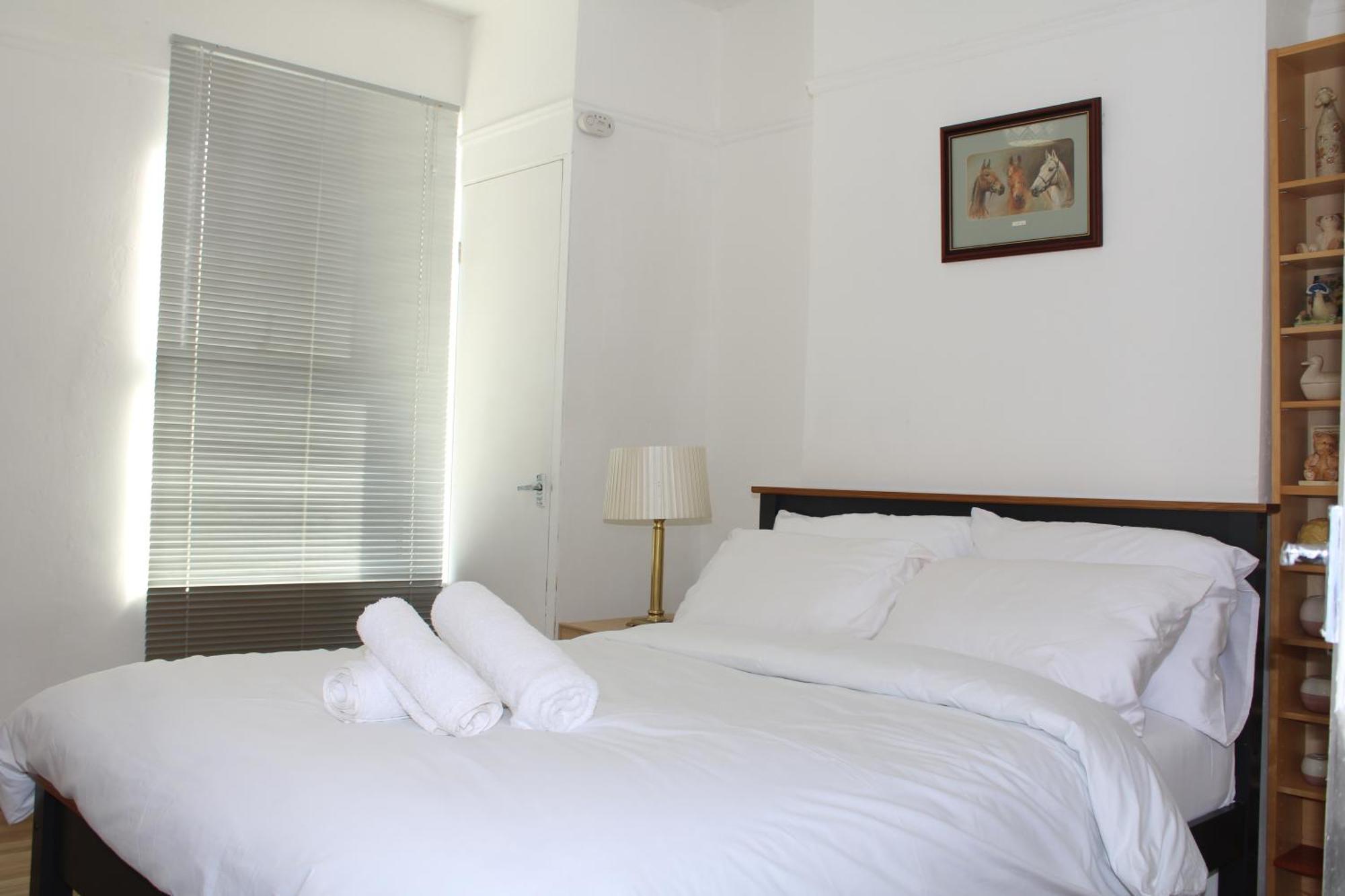 F2S Serviced Apartments 2Bedroom Terrace House With Free Wifi Netflix Suitable For Contractors Walking Distance To Train Station Derby Extérieur photo