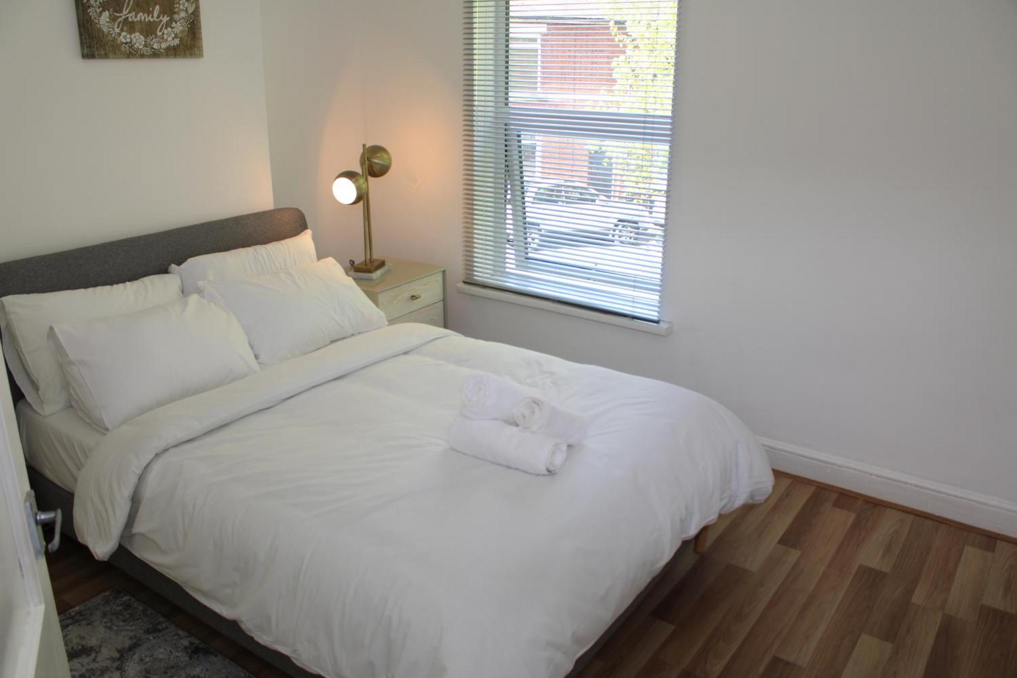 F2S Serviced Apartments 2Bedroom Terrace House With Free Wifi Netflix Suitable For Contractors Walking Distance To Train Station Derby Extérieur photo