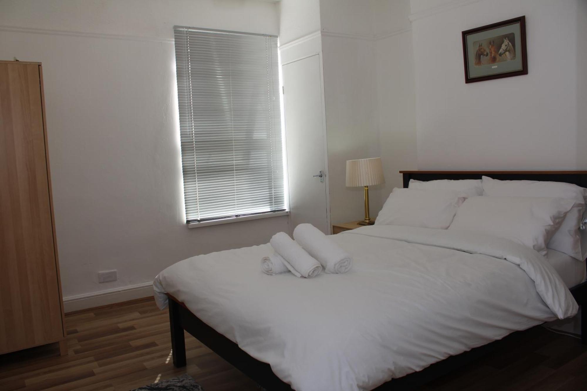 F2S Serviced Apartments 2Bedroom Terrace House With Free Wifi Netflix Suitable For Contractors Walking Distance To Train Station Derby Extérieur photo